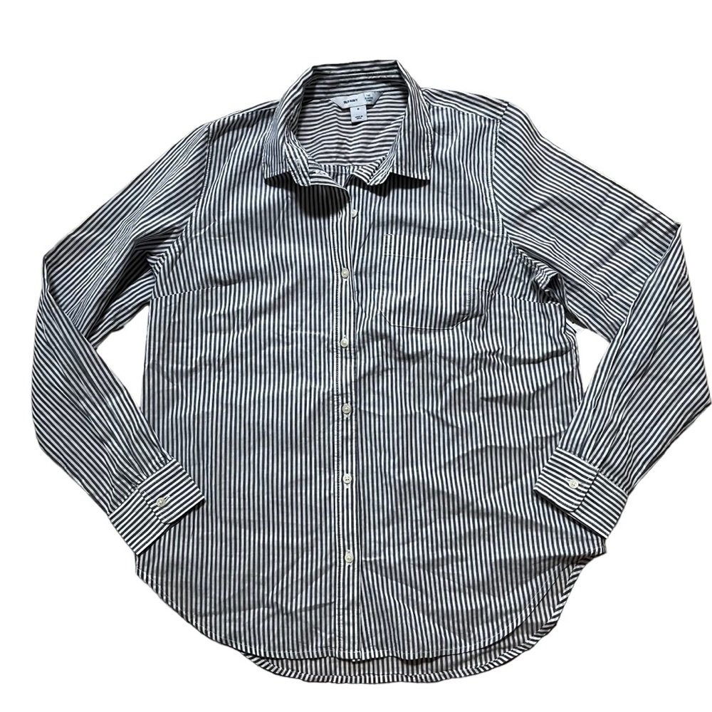 Old Navy The Classic Shirt Stripped Size Medium New with tags